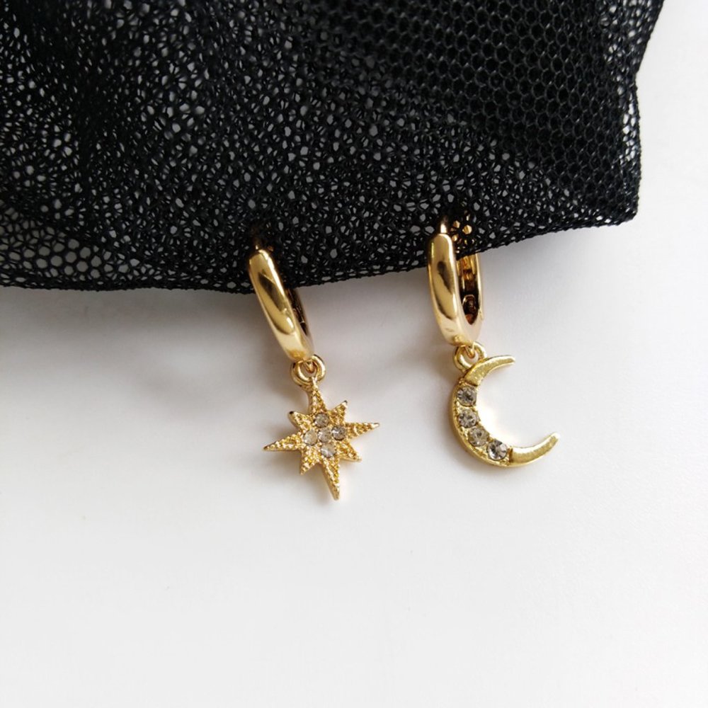 💕Last One Moon Star Rhinestone Hugges Earrings - Picture 2 of 9